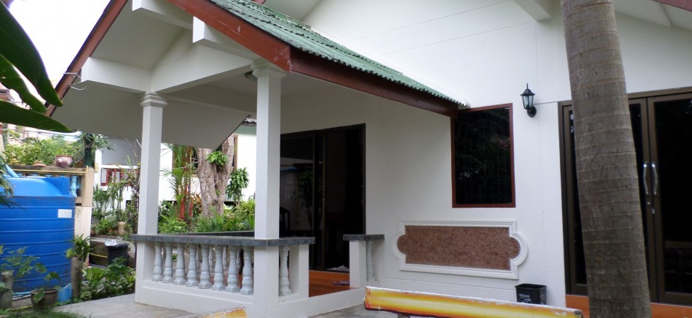 1 bedroom spacious house 50 meters from Kata beach