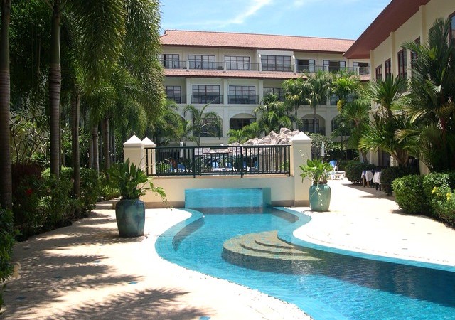 2 bedroom apartment inside pool complex 300 meters from Bangtao beach