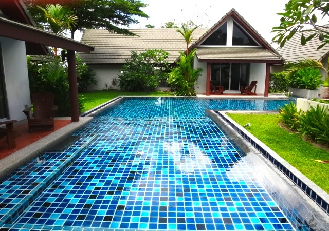 2 bedroom tropical villa in Chalong