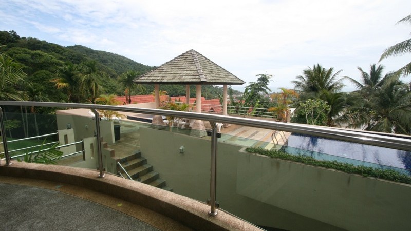 3 bedroom apartment in Kata hill overlooking the sea