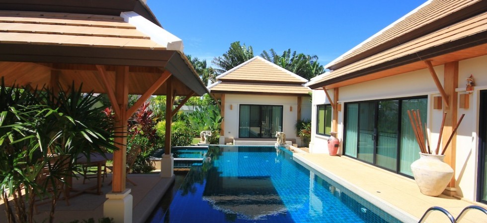 3 bedroom elegant tropical villa in Nai Harn