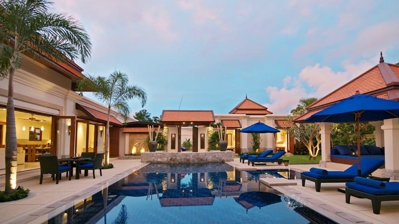 5 bedroom stylish villa in Bangtao