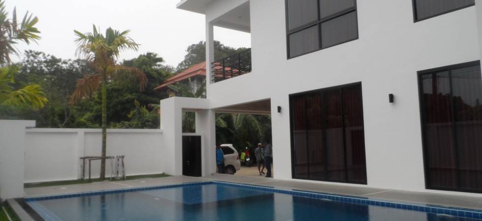 4 bedroom villa in Nai Harn