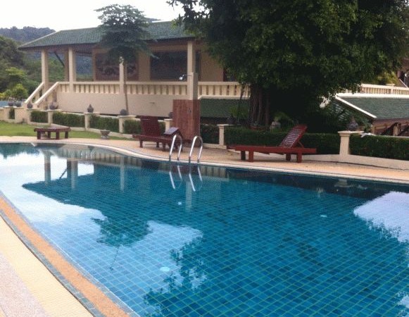 3 bedroom apartment in Patong inside pool complex