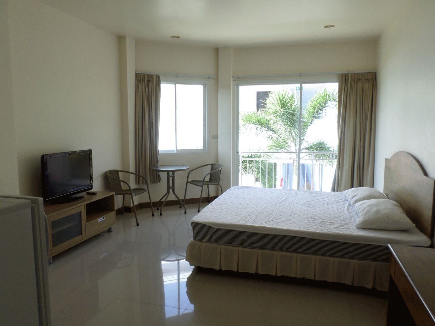 1 bedroom studio apartment in Kata walking distance to the beach