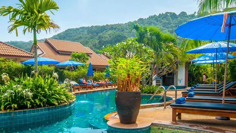 1 bedroom house in walking distance to Kata beach