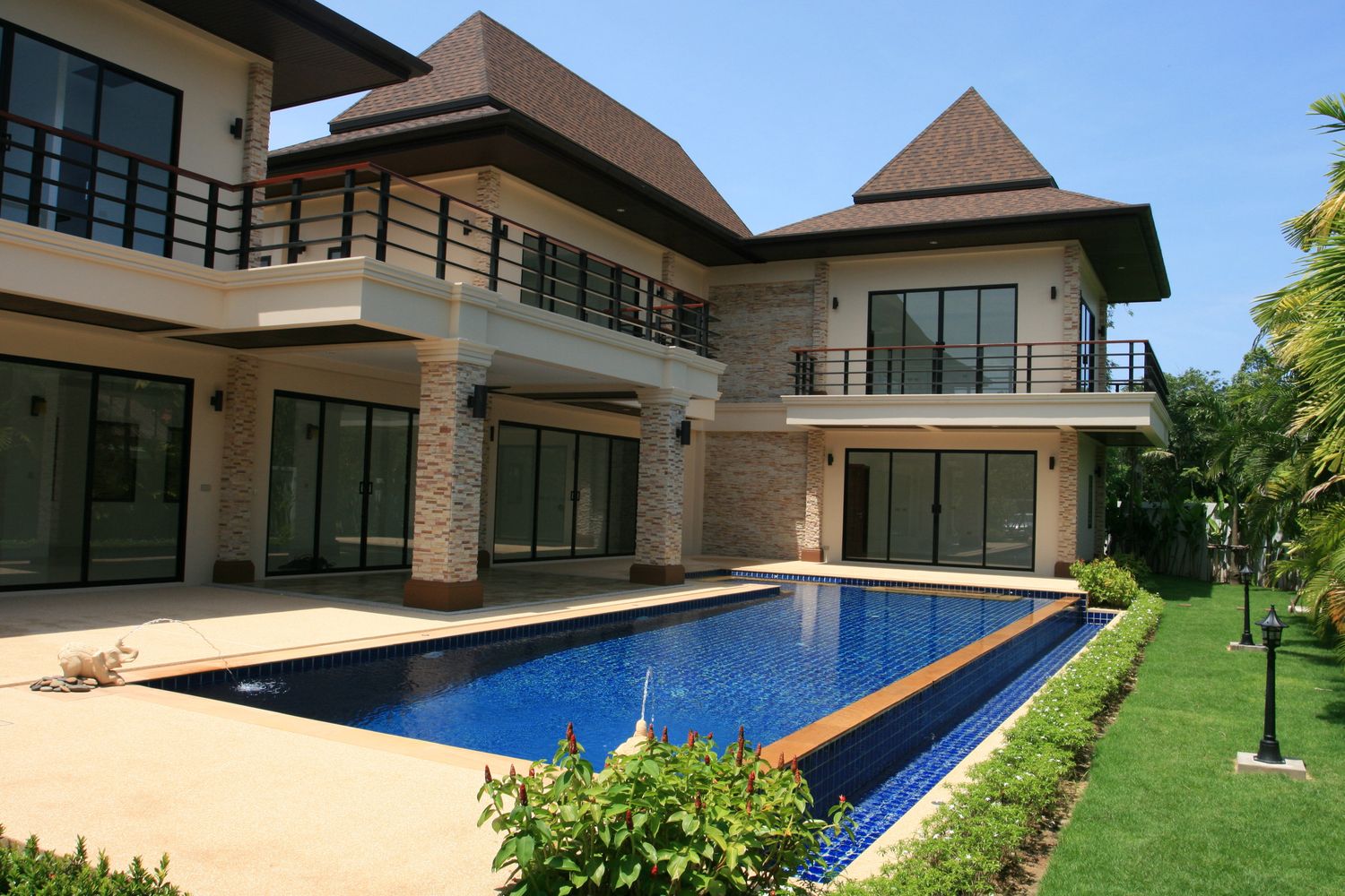 6 bedroom newly constructed Nai Harn villa