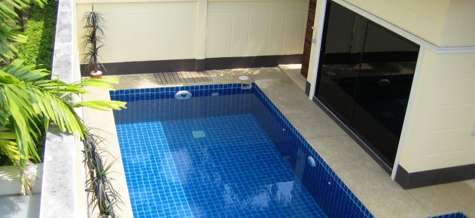 3 bedroom house with private pool in Chalong