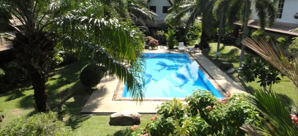 3 bedroom house with common pool in Nai Harn