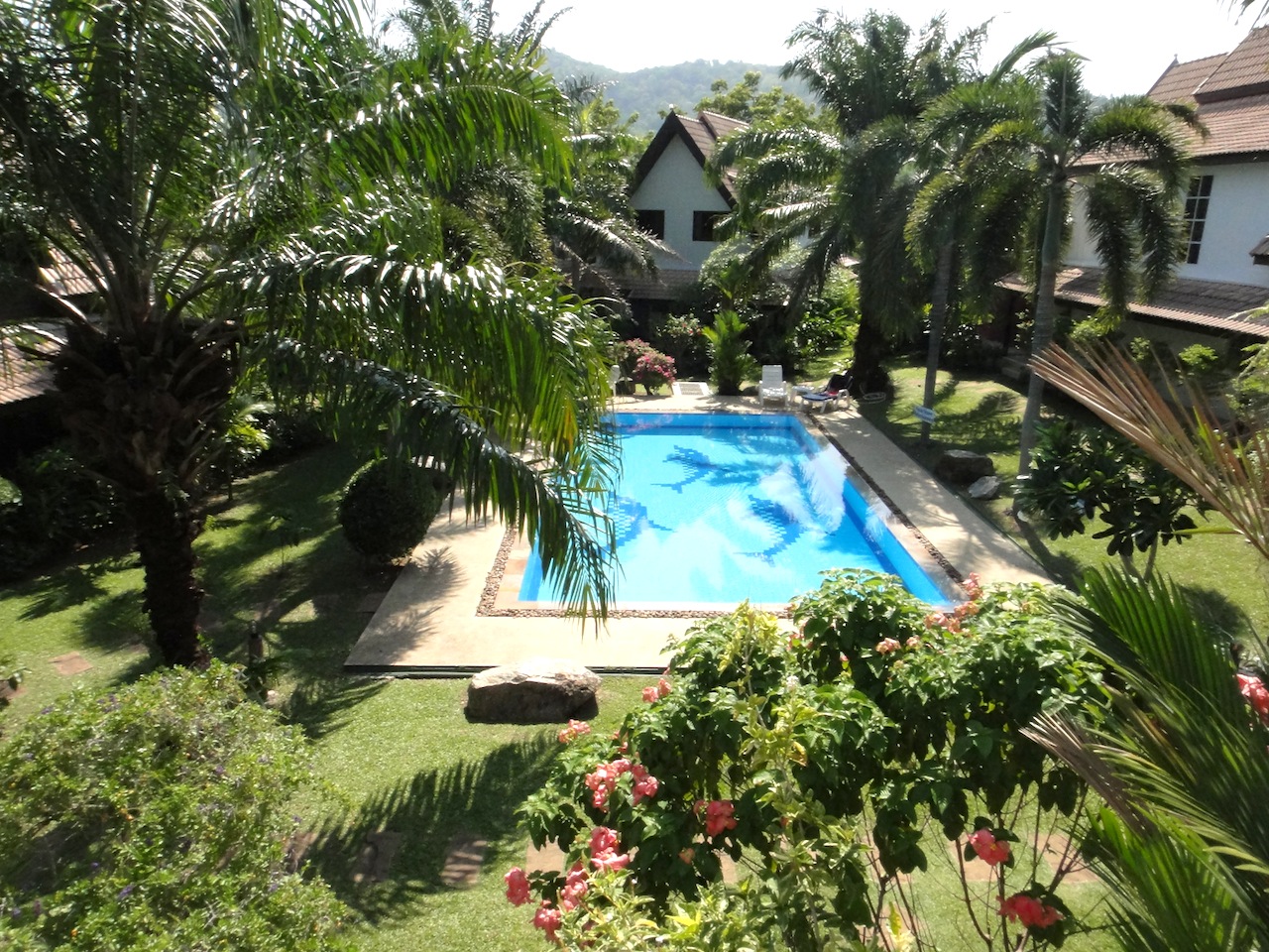 3 bedroom house with common pool in Nai Harn