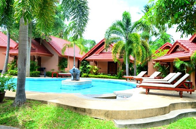 1 bedroom bungalow in Rawai inside pool complex