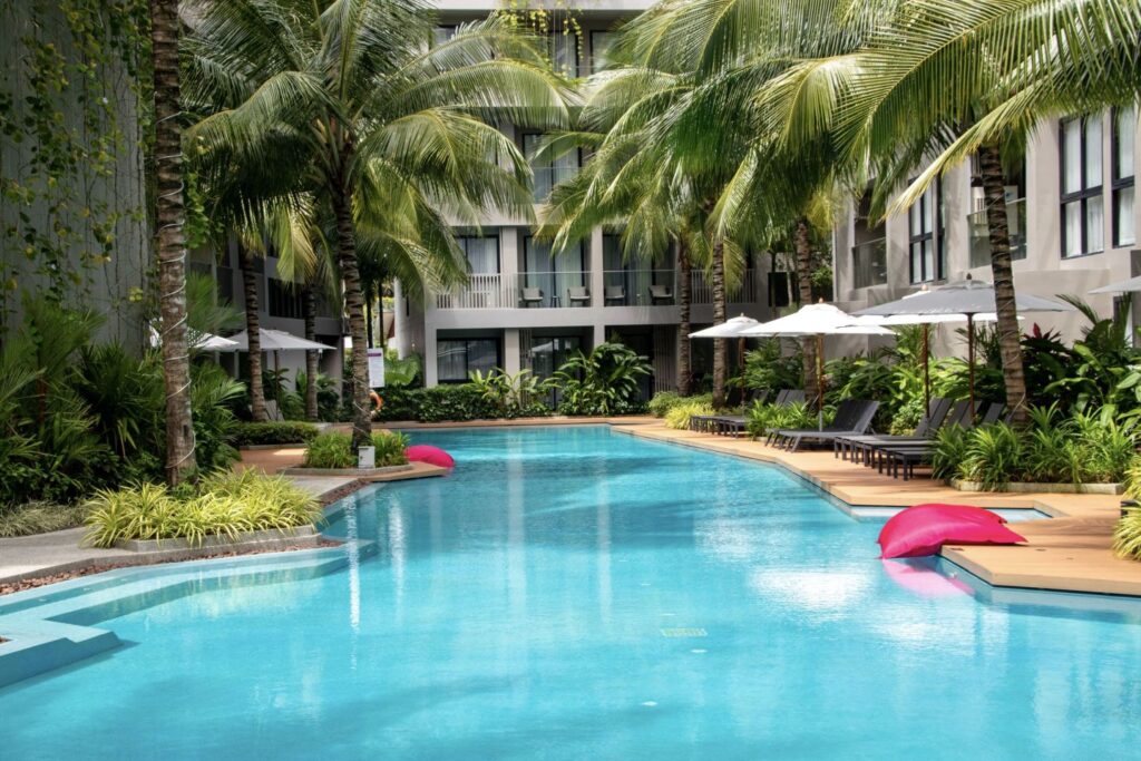 1 bedroom condo walking distance to Bangtao beach