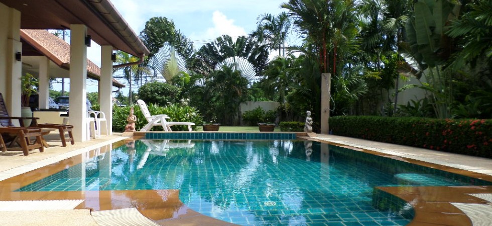 3 bedroom spacious villa in Nai Harn