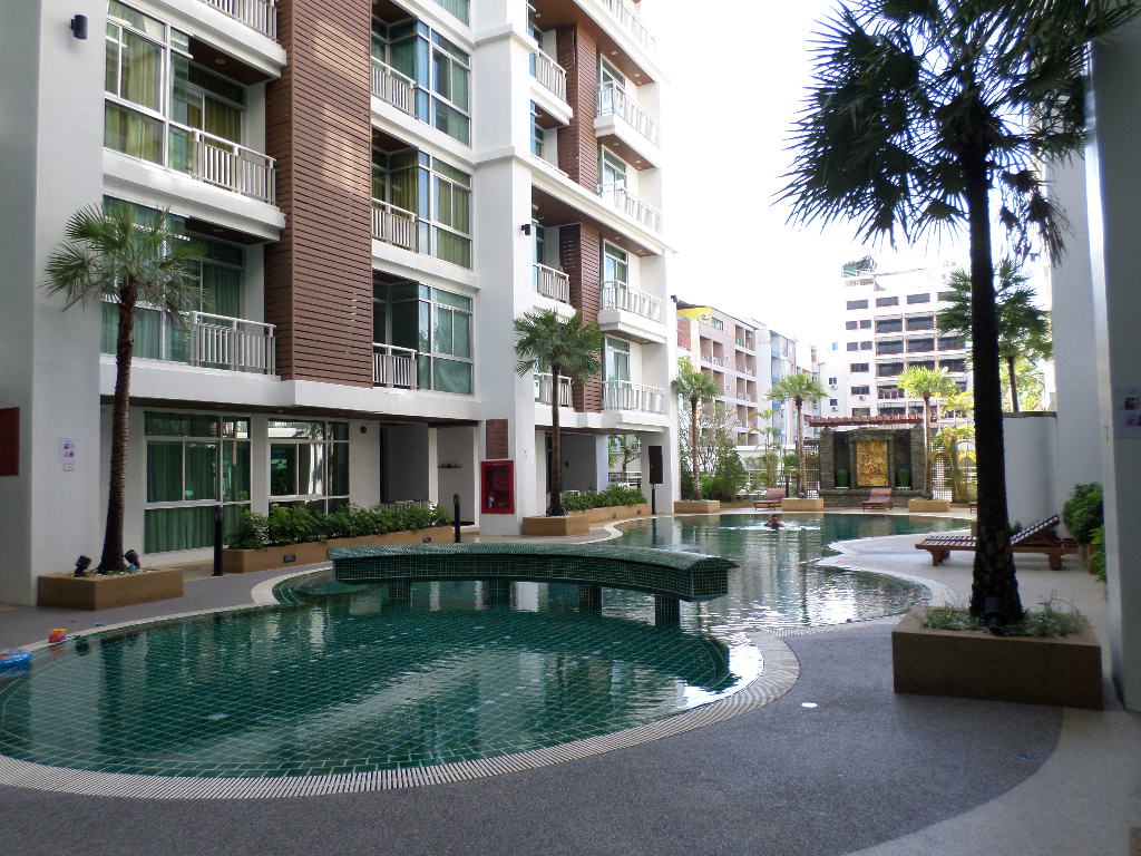 2 bedroom apartment near Patong center