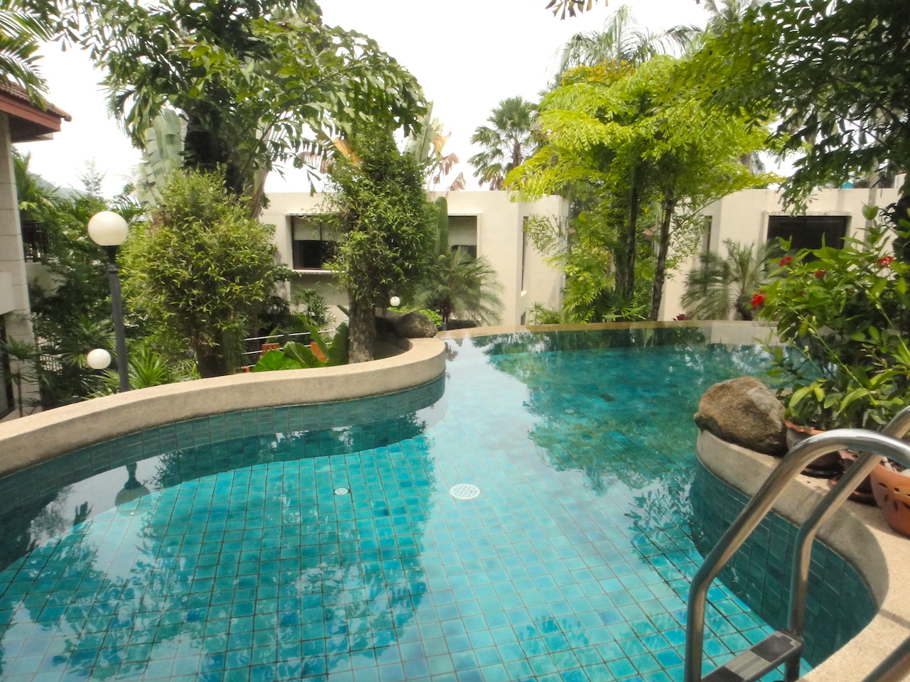 3 + 1 bedroom penthouse only meters from the beach in Rawai