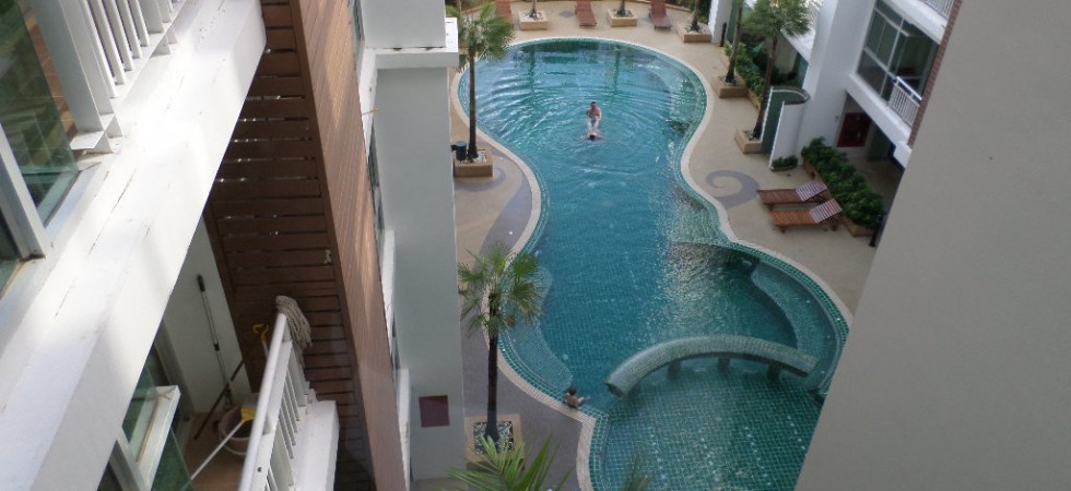 1 bedroom studio inside pool complex in Patong