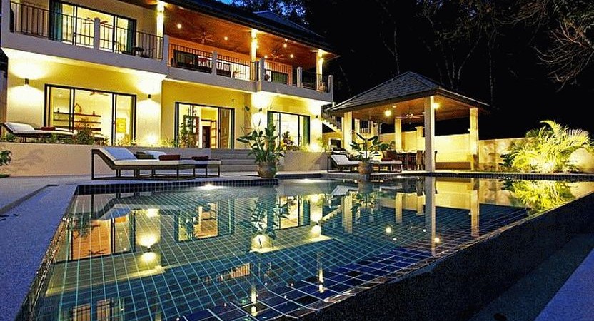 6 bedroom luxury villa in Nai Harn 10 min. walk to the beach