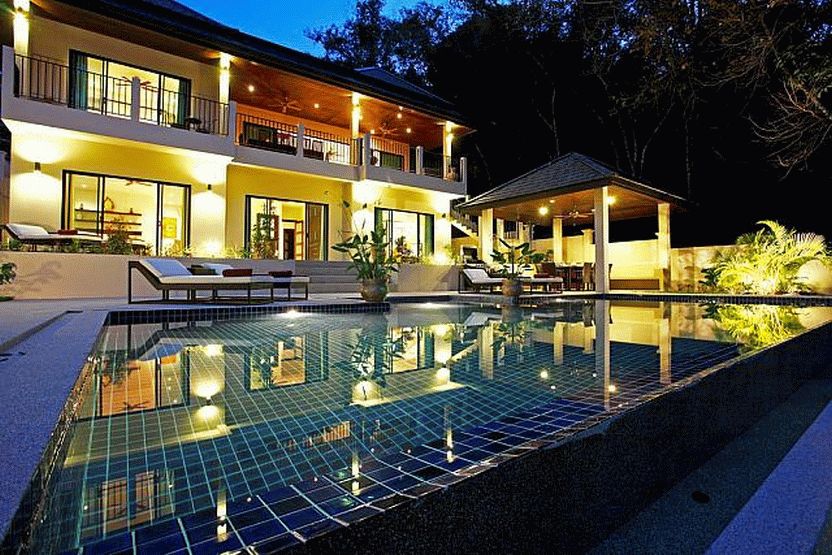 6 bedroom luxury villa in Nai Harn 10 min. walk to the beach