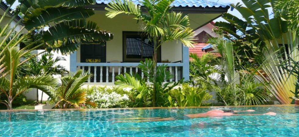 1 bedroom bungalow in Nai Harn inside pool complex