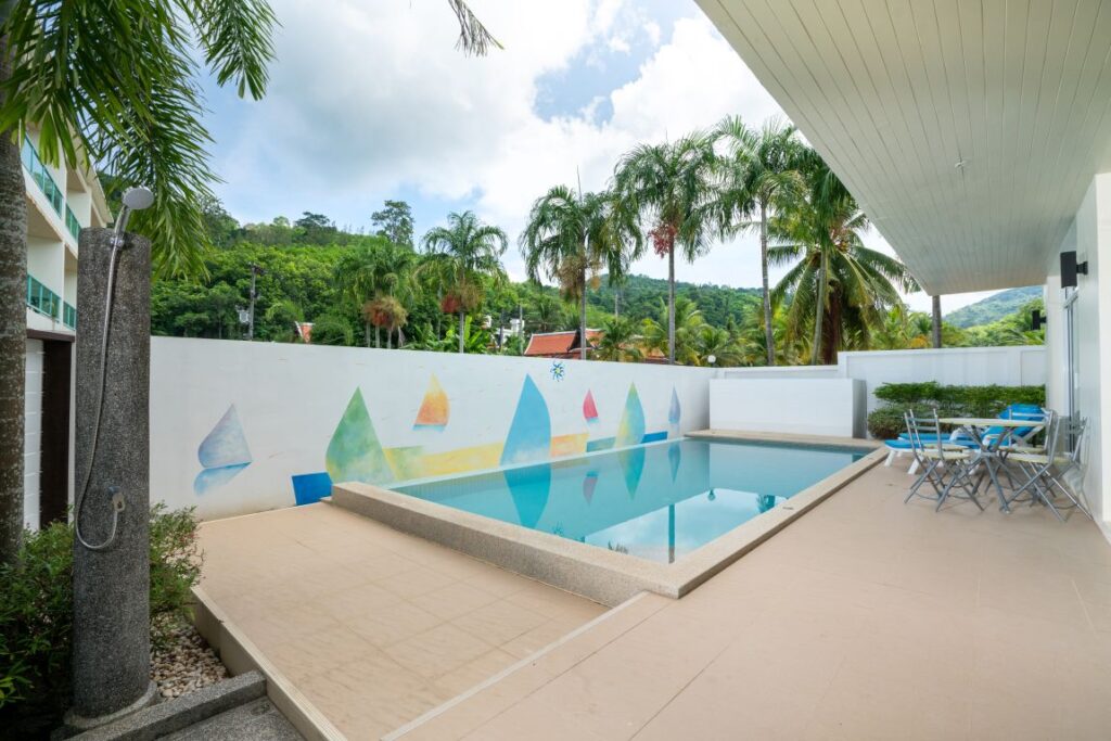 4 bedroom villa in Nai Harn walking distance to the beach