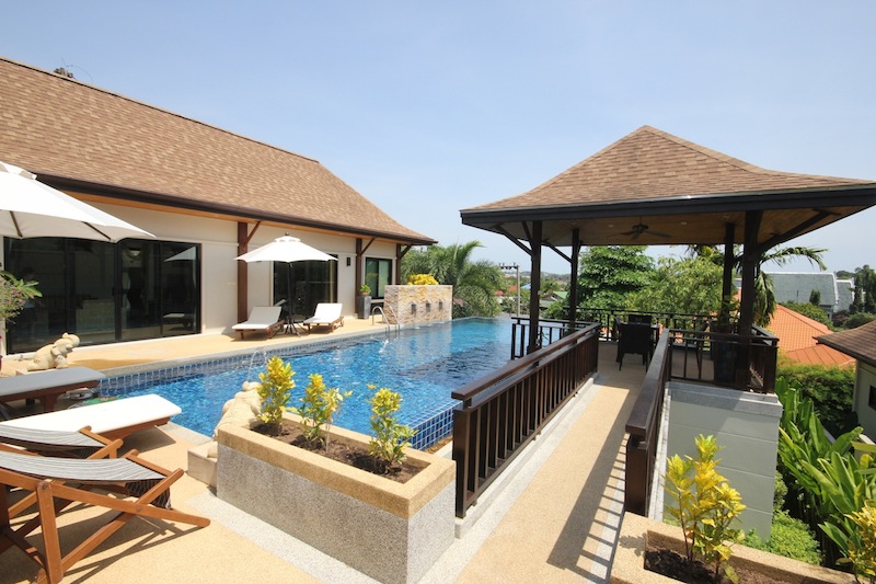 4 bedroom Asian style villa in Nai Harn