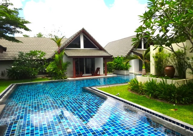 Tropical complex of 4 x 2 bedroom villas in Chalong