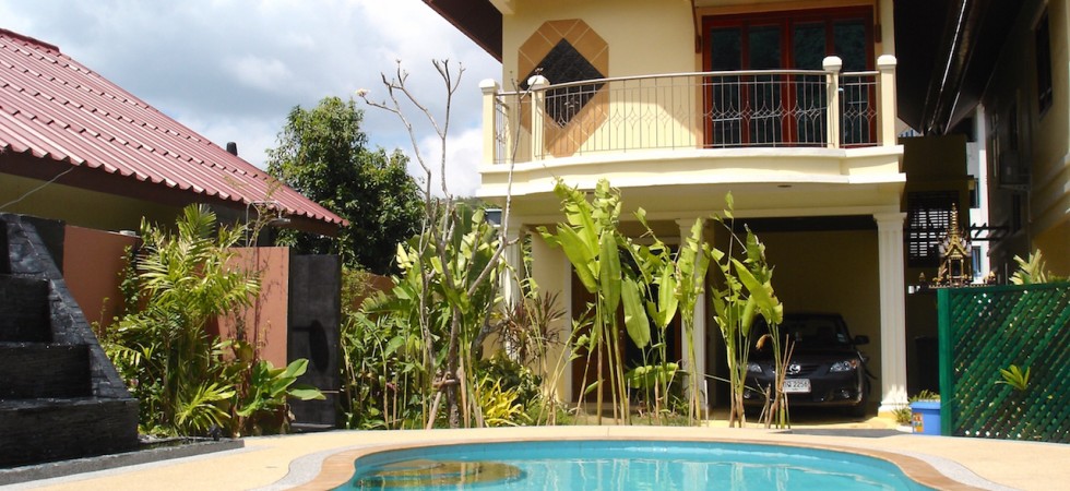 2 bedroom house with shared pool in Kata