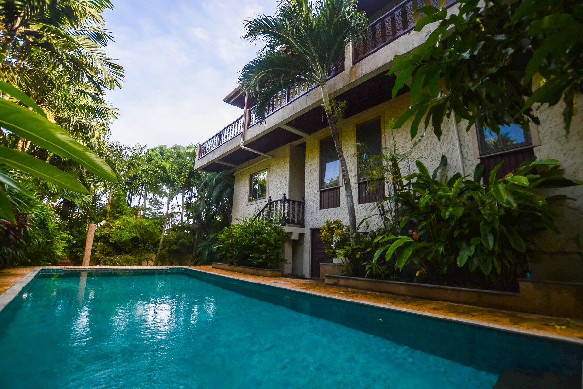 3 bedroom villa in Nai Harn Baan Bua area