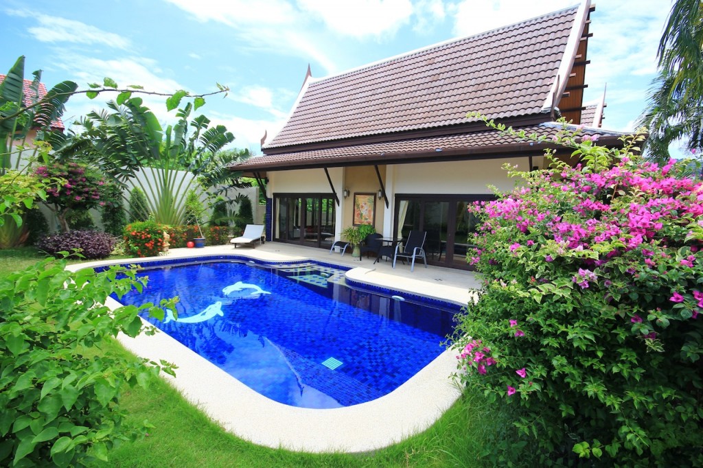 2 bedroom villa in Nai harn