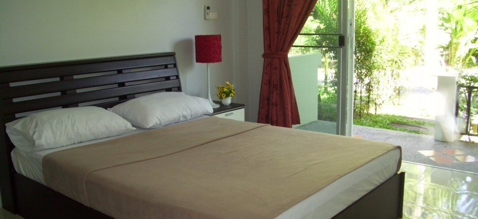 1 bedroom budget apartment in Nai Harn