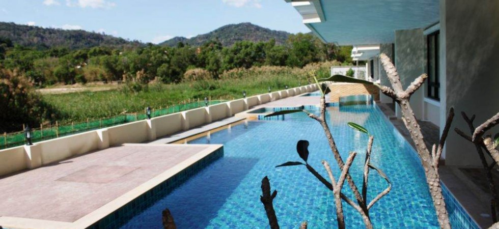 2 bedroom apartment walking distance to Nai Harn beach