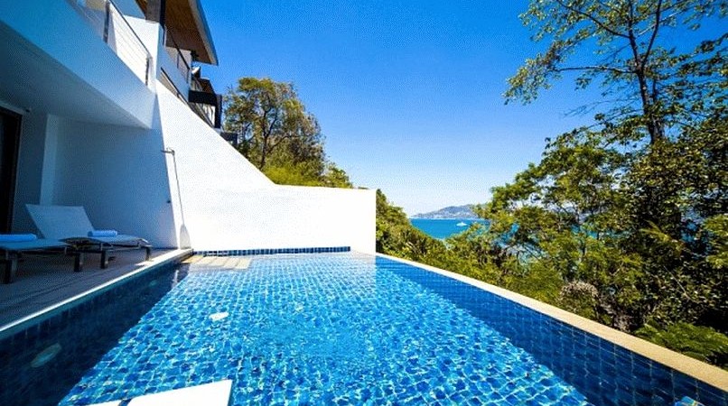 3 bedroom villa with sea view in Patong