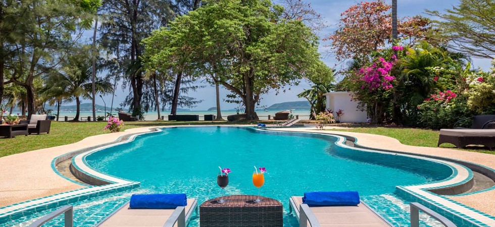 4 bedroom beachfront villa in Rawai