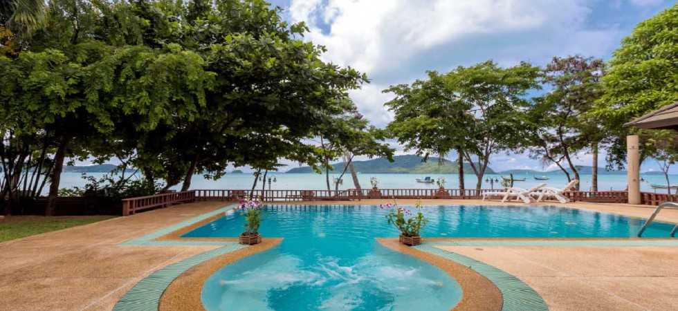 6 bedroom beachfront Rawai villa