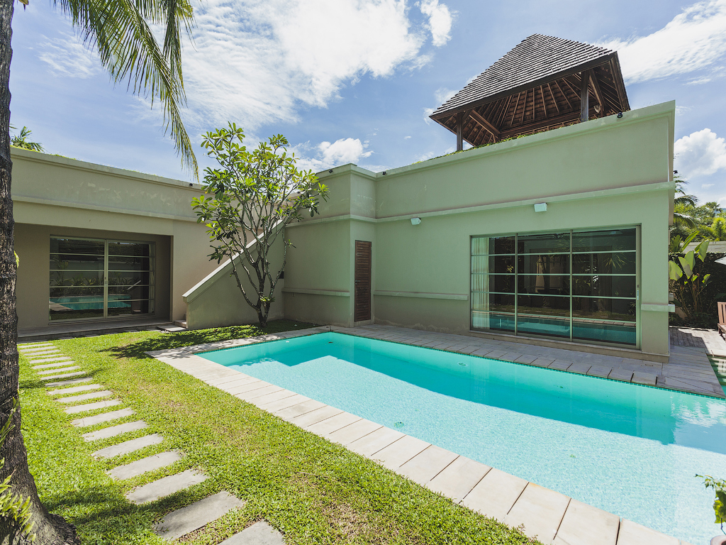 3 bedroom luxury villa in gated Bangtao area