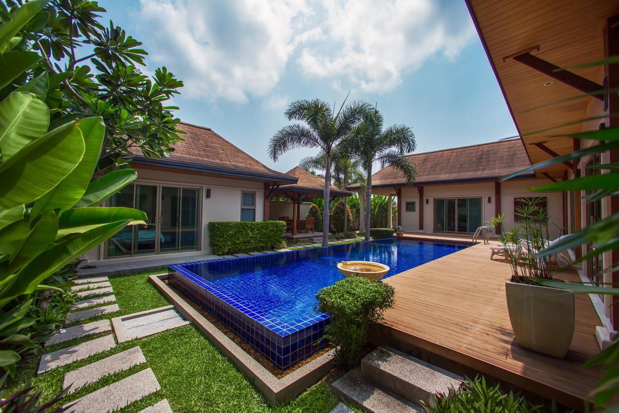 3 bedroom pool villa in Nai Harn