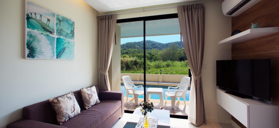 2 bedroom apartment walking distance to Nai harn beach