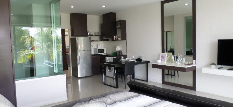 1 bedroom apartment walking distance to Karon beach