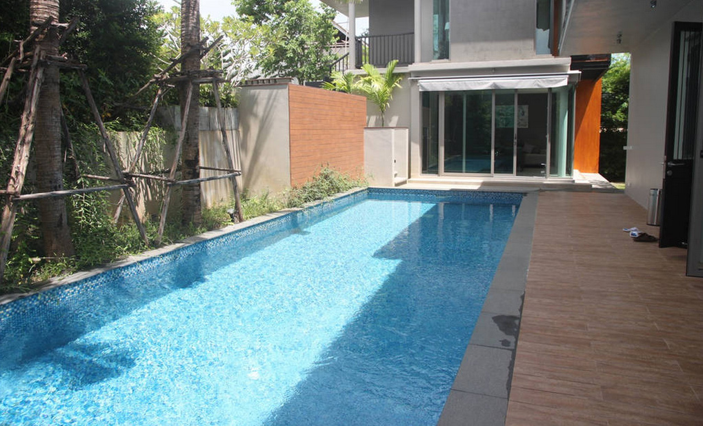 4 bedroom villa inside gated estate in Bangtao