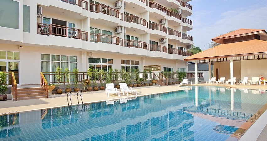 1 Bedroom modern Apartment With Seaviews Near Pattaya Beach