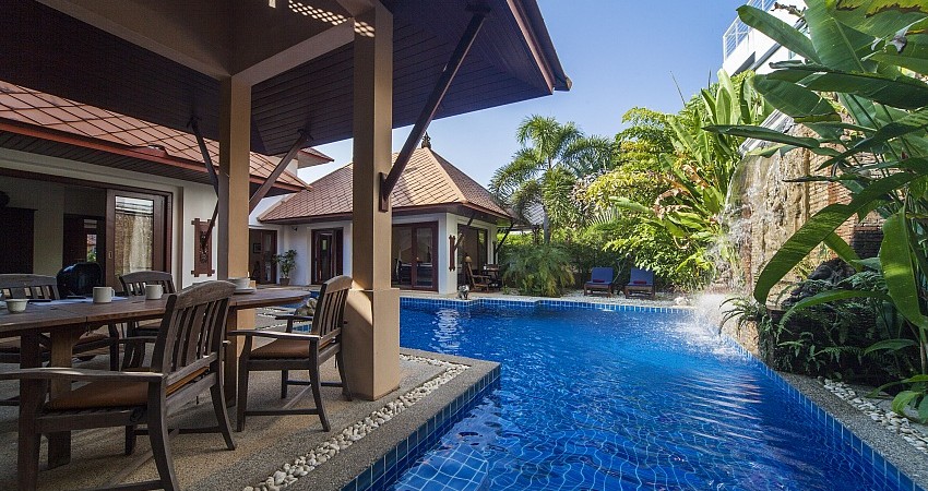 4 bedroom villa walking distance from Kamala beach