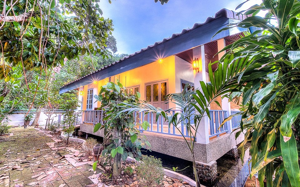 2 bedroom house in Nai Harn