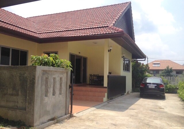 2 bedroom house with common pool in Nai Harn