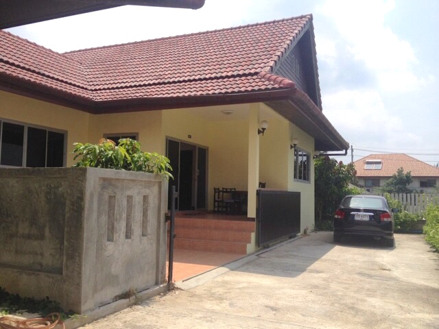 2 bedroom house with common pool in Nai Harn