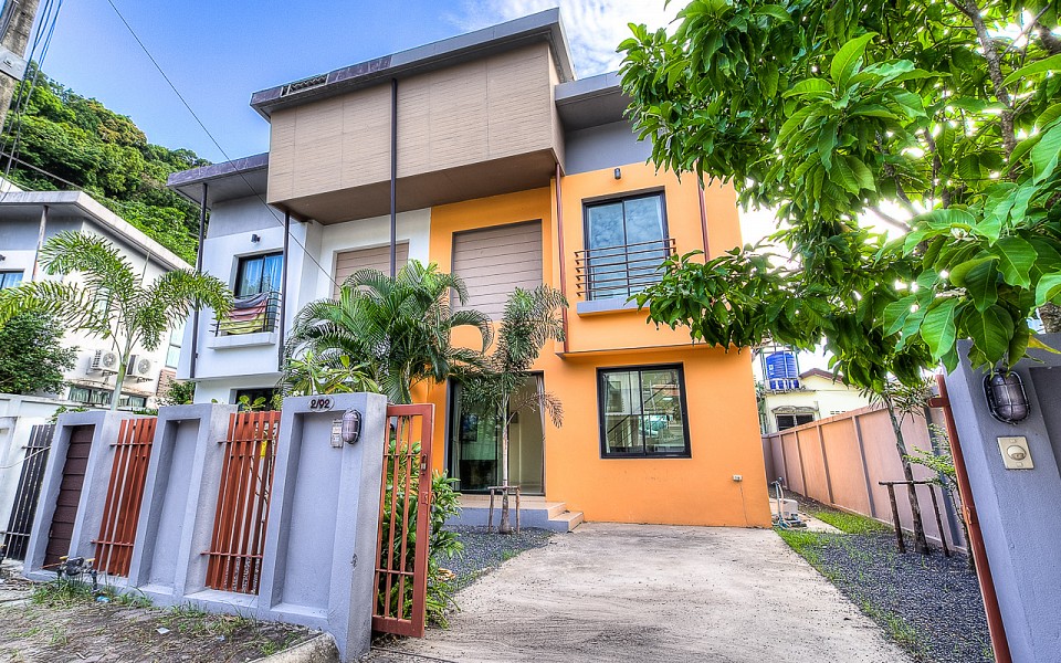 3 bedroom Townhouse in Patong