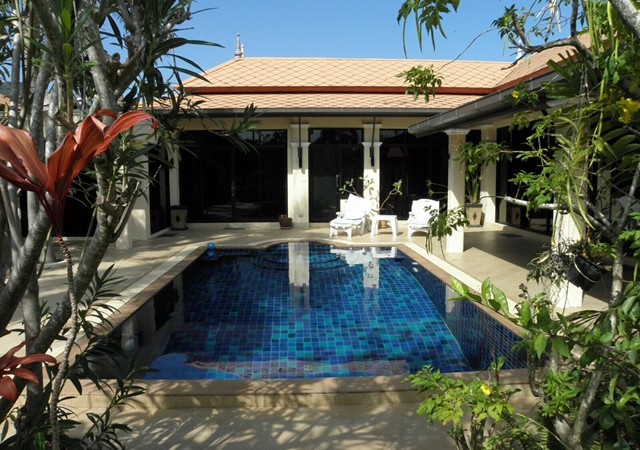 4 bedroom villa in Nai harn