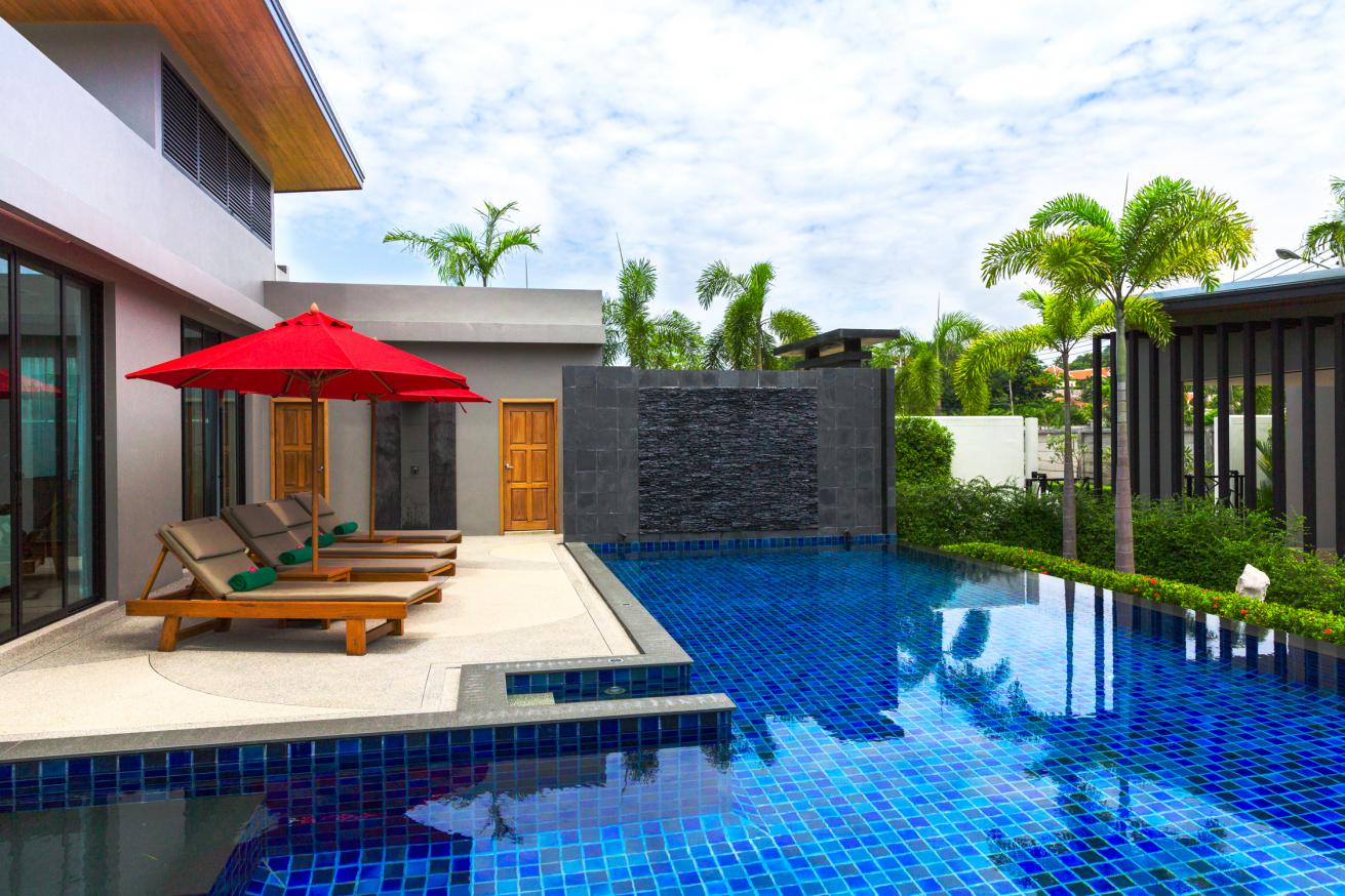 4 bedroom spacious villa in Nai Harn gated estate