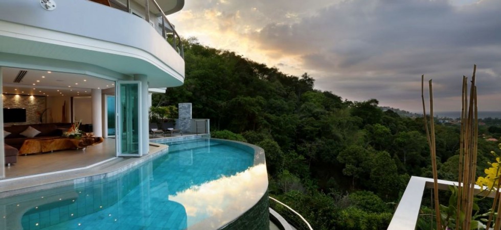 8 bedroom luxury sea view villa in Bangtao