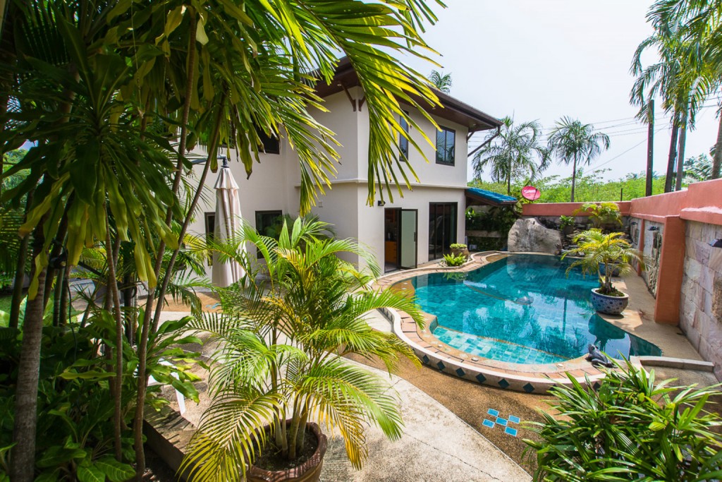 3+1 bedroom villa inside big garden in Rawai