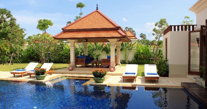 3 bedroom villa in Bangtao walking distance to the beach